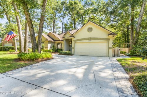 11889 Clearwater Oaks Dr W, Jacksonville, FL, 32223-4043 | Card Image