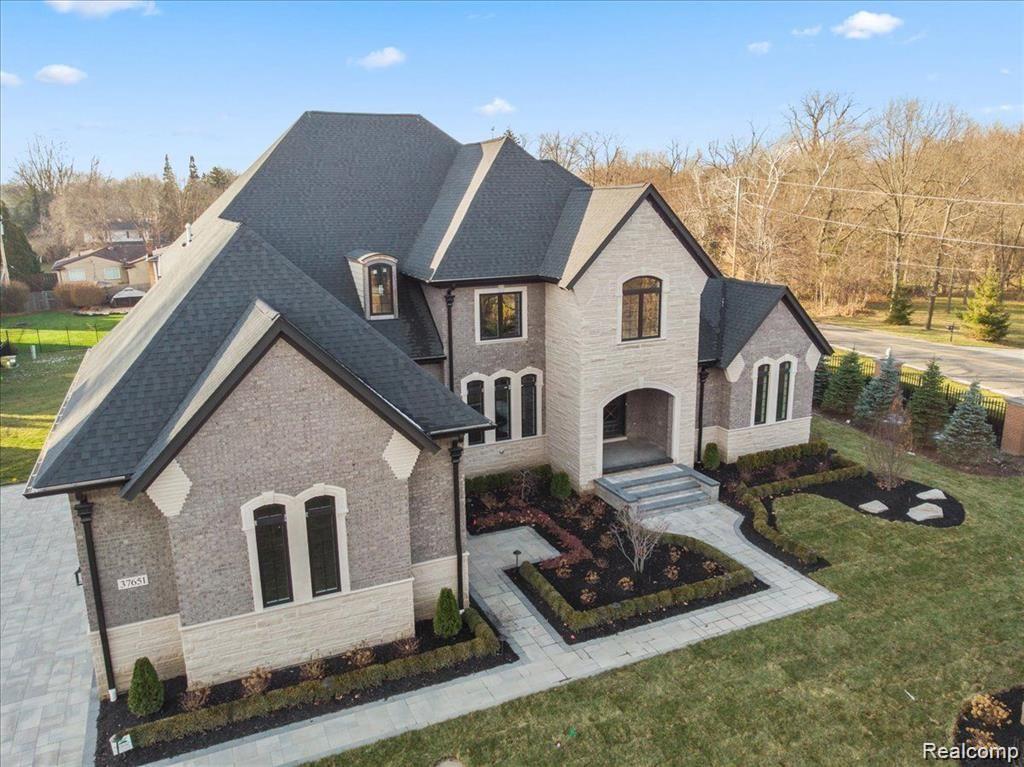 Hidden Valley Ct, Clinton Township, MI 48036 #1