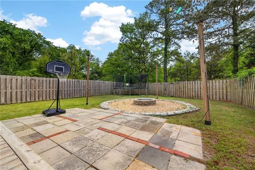 322 Snowberry Ln, Chesapeake, VA, 23320-3732 | Card Image