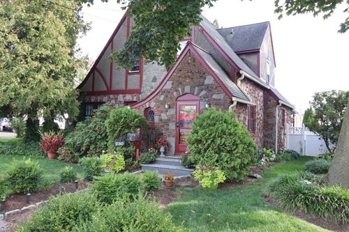 230 Hickory St, Bridgeport, CT, 06610-1768 | Card Image