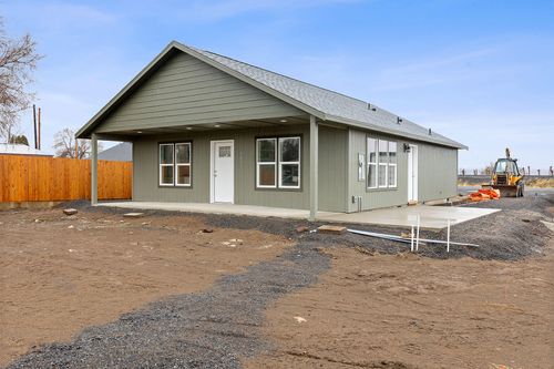 147 Jefferson Ave, Metolius, OR, 97741-2311 | Card Image