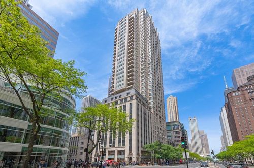 15a-118 E Erie St, Chicago, IL, 60611-5149 | Card Image