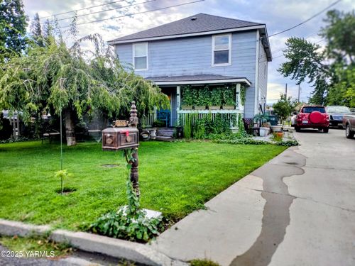 1106 Buwalda Ln, Yakima, WA, 98901-1935 | Card Image
