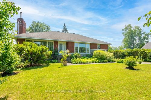 3654 Navan Rd, Navan, ON, K4B1H9 | Card Image