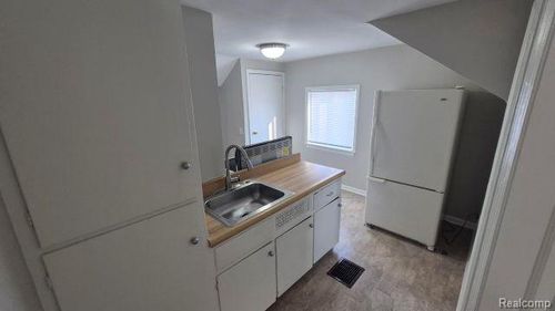 upper-1419 Fox Street, Ferndale, MI, 48220 | Card Image