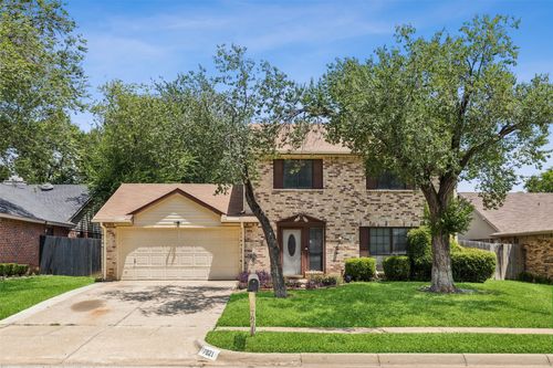 7821 Castillo Rd, Fort Worth, TX, 76112-6126 | Card Image