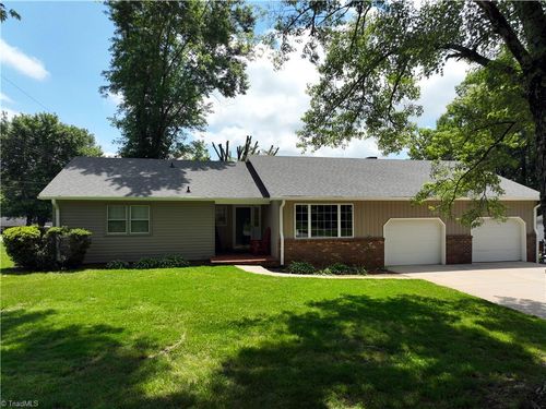321 Shoals Rd, Pinnacle, NC, 27043-9123 | Card Image