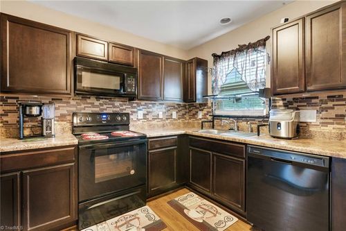 518 Oferrell St, Greensboro, NC, 27405-7630 | Card Image