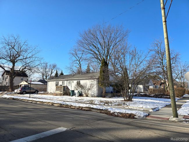 307 W Otis Ave, House other with 3 bedrooms, 2 bathrooms and null parking in Hazel Park MI | Image 6