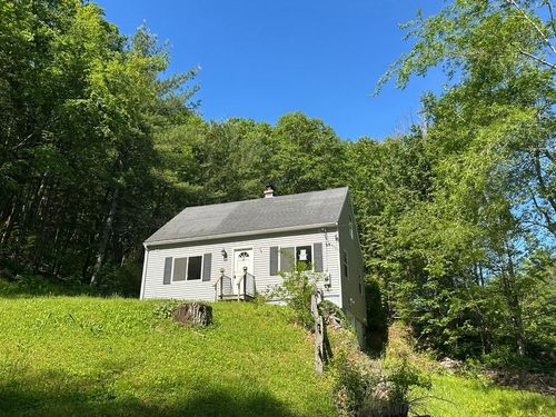 9 Woronoco Rd, Blandford, MA, 01008-9553 | Card Image