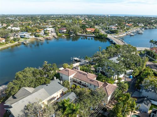 2152 Coffee Pot Blvd Ne, St Petersburg, FL, 33704-4650 | Card Image