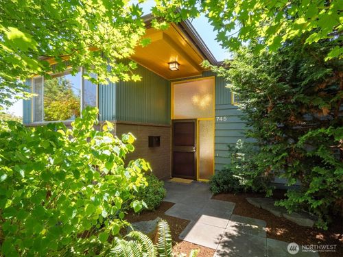 745 N 97th St, Seattle, WA, 98103-3119 | Card Image