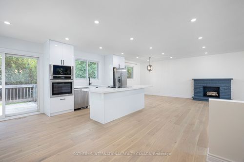 239 Walden Dr, Burlington, ON, L7N2A7 | Card Image