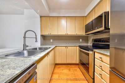 303 - 763 Bay St, Condo with 1 bedrooms, 2 bathrooms and 1 parking in Toronto ON | Image 1