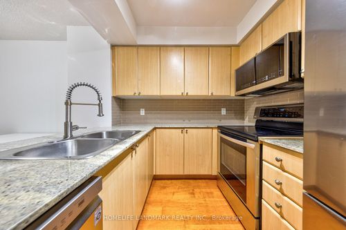 303-763 Bay St, Toronto, ON, M5G2R3 | Card Image