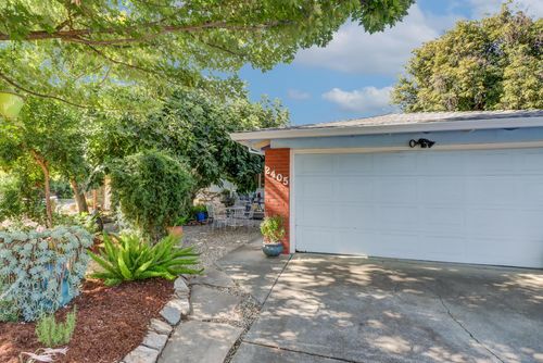 2405 Temple Dr, Davis, CA, 95618-1526 | Card Image