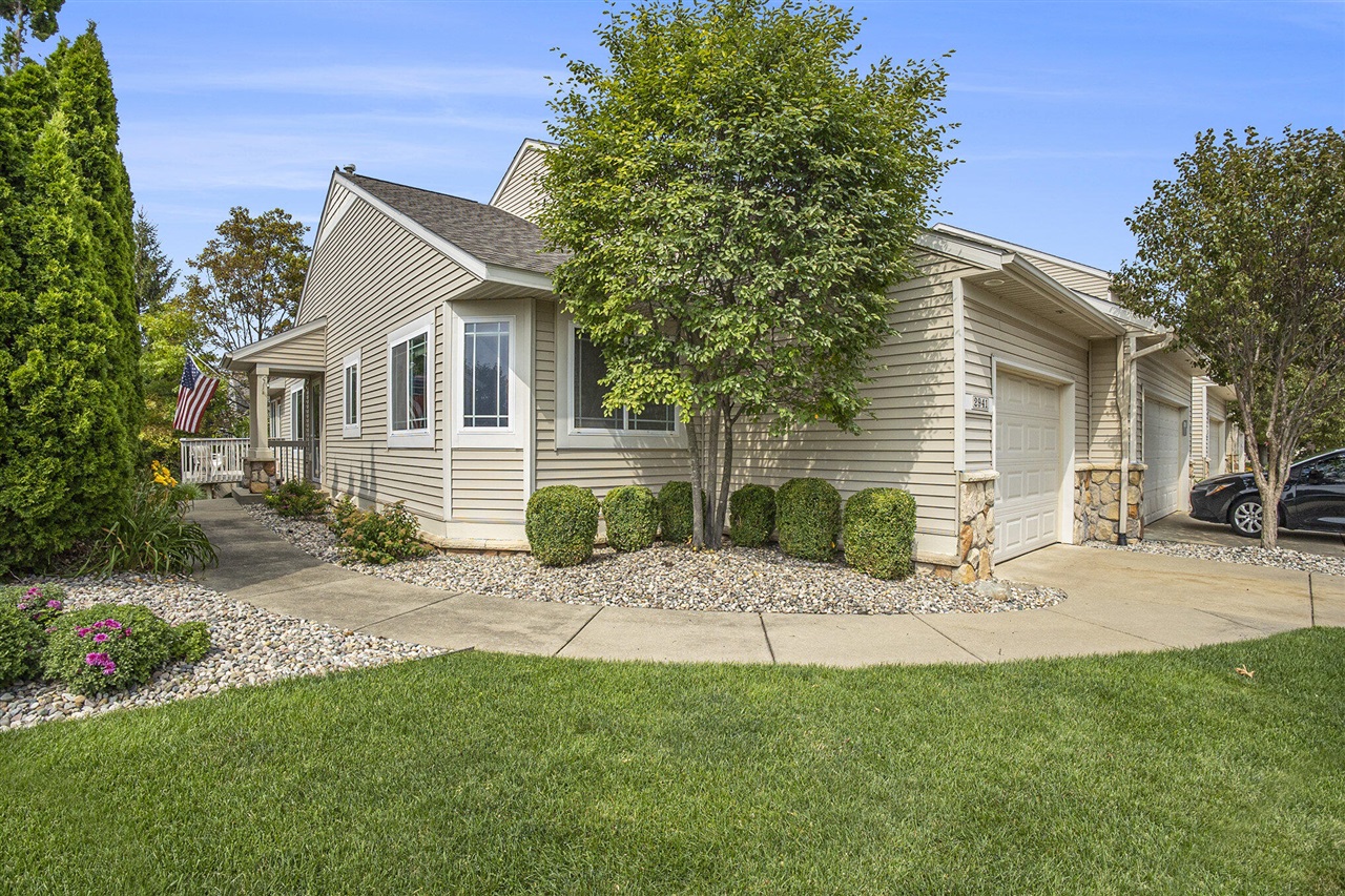 Stoney Creek Ct, Hudsonville, MI 49426