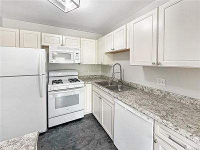 12-12 - 1076 Maggie Road, Condo with 2 bedrooms, 2 bathrooms and null parking in Newburgh NY | Image 2