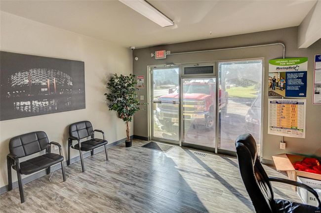 View of lobby | Image 11