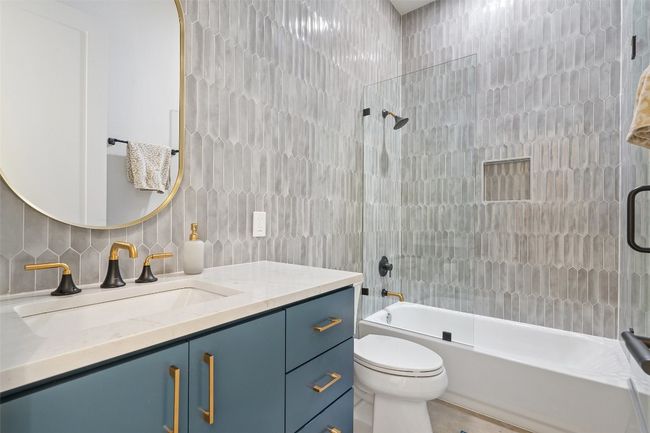 Full Guest Bathroom | Image 33