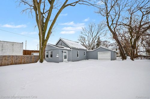 20801 Elroy Ave, Warren, MI, 48089-3421 | Card Image