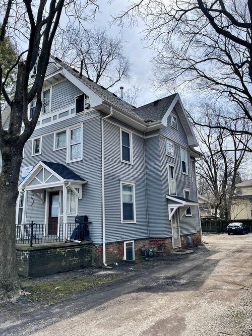 805 W Oregon St, Urbana, IL, 61801-3825 | Card Image