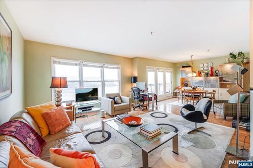 252 The Promenade, Edgewater, NJ, 07020 | Card Image