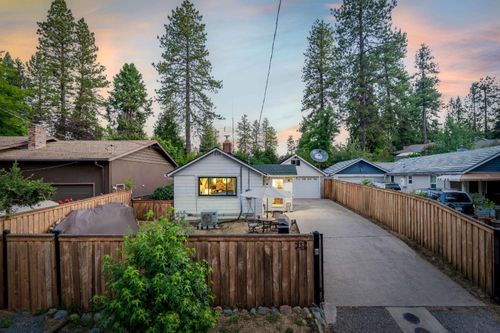 134 E Empire Street, Grass Valley, CA, 95945 | Card Image