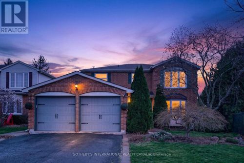 2163 Winding Way, Burlington (Headon), ON, L7M2X2 | Card Image