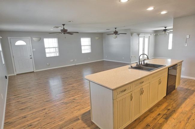 Huge Main Area | Image 19