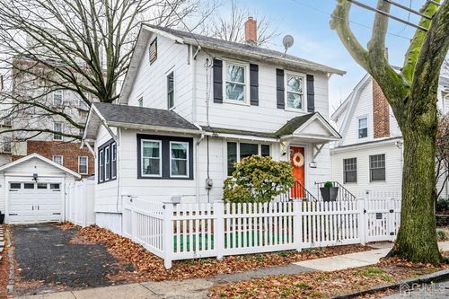 16 Waverly Ter, Bloomfield, NJ, 07003-2720 | Card Image