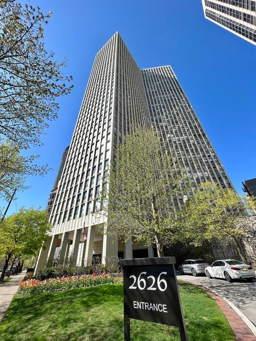 2411-2626 Lakeview Ave, Chicago, IL, 60614-1821 | Card Image