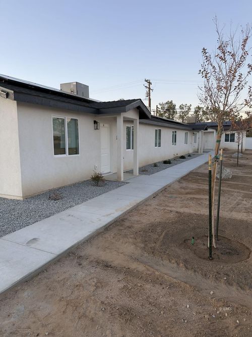 222 W Church Ave, Ridgecrest, CA, 93555-4603 | Card Image