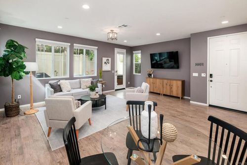 251 Saratoga Court, Vista, CA, 92083 | Card Image