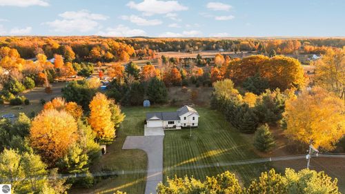 10791 Cedar Run Rd, Traverse City, MI, 49684-9415 | Card Image