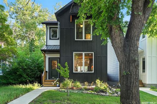 1124 9th St E, Saskatoon, SK, S7H0N5 | Card Image