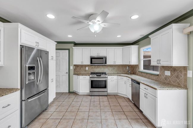 27 Brookside Rd, House other with 3 bedrooms, 3 bathrooms and null parking in Edison NJ | Image 7