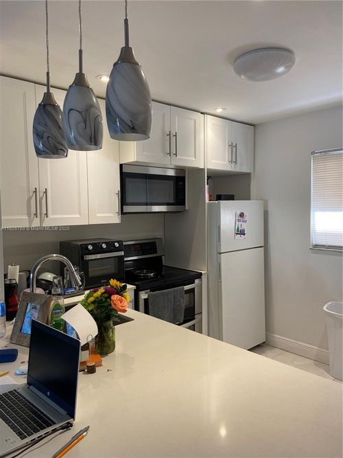 apt-306-7810 Camino Real, Miami, FL, 33143-6860 | Card Image