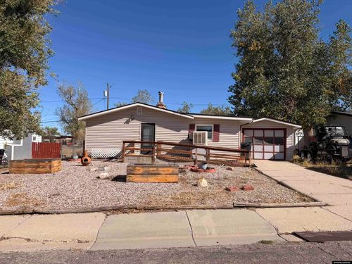 101 Honeysuckle St, Casper, WY, 82604-4043 | Card Image