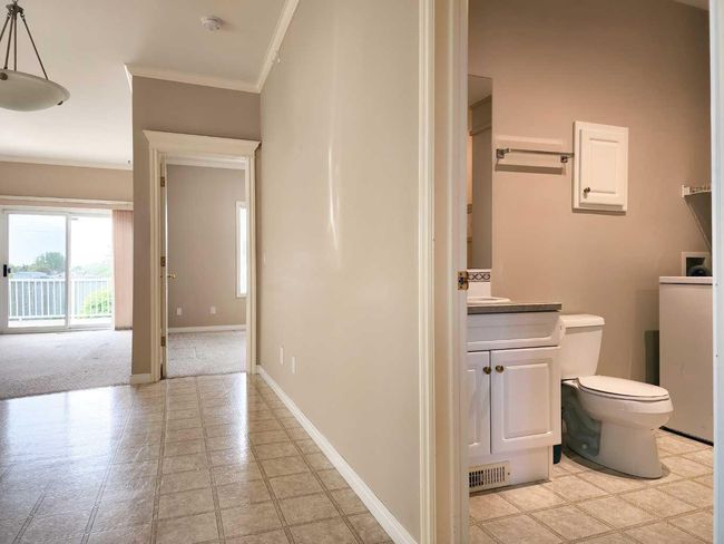 27 Skyline Cres, Home with 2 bedrooms, 2 bathrooms and 2 parking in Claresholm AB | Image 6