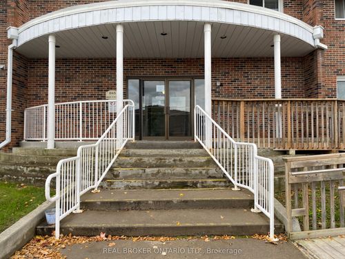305-845 Kyle Crt, Brockville, ON, K6V6K7 | Card Image