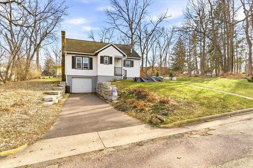 950 2nd St, Baraboo, WI, 53913-2360 | Card Image
