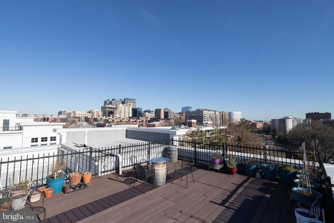 APT-104C - 1811 14 Th St N, Condo with 2 bedrooms, 3 bathrooms and null parking in ARLINGTON VA | Image 33