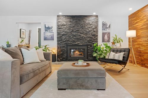 40372 Skyline Dr, Squamish, BC, V0N0H6 | Card Image