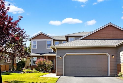 2035 Cinnamon Teal Dr, Redmond, OR, 97756-8478 | Card Image