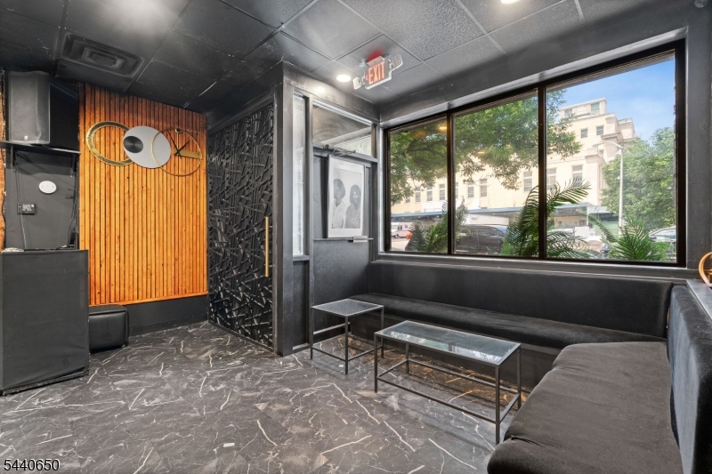 Commercial Sale in Newark City 4