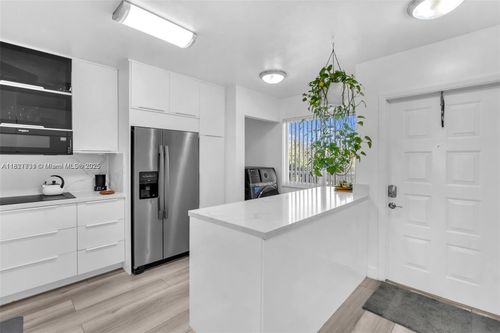 apt-h305-9525 Weldon Cir, Tamarac, FL, 33321-0960 | Card Image