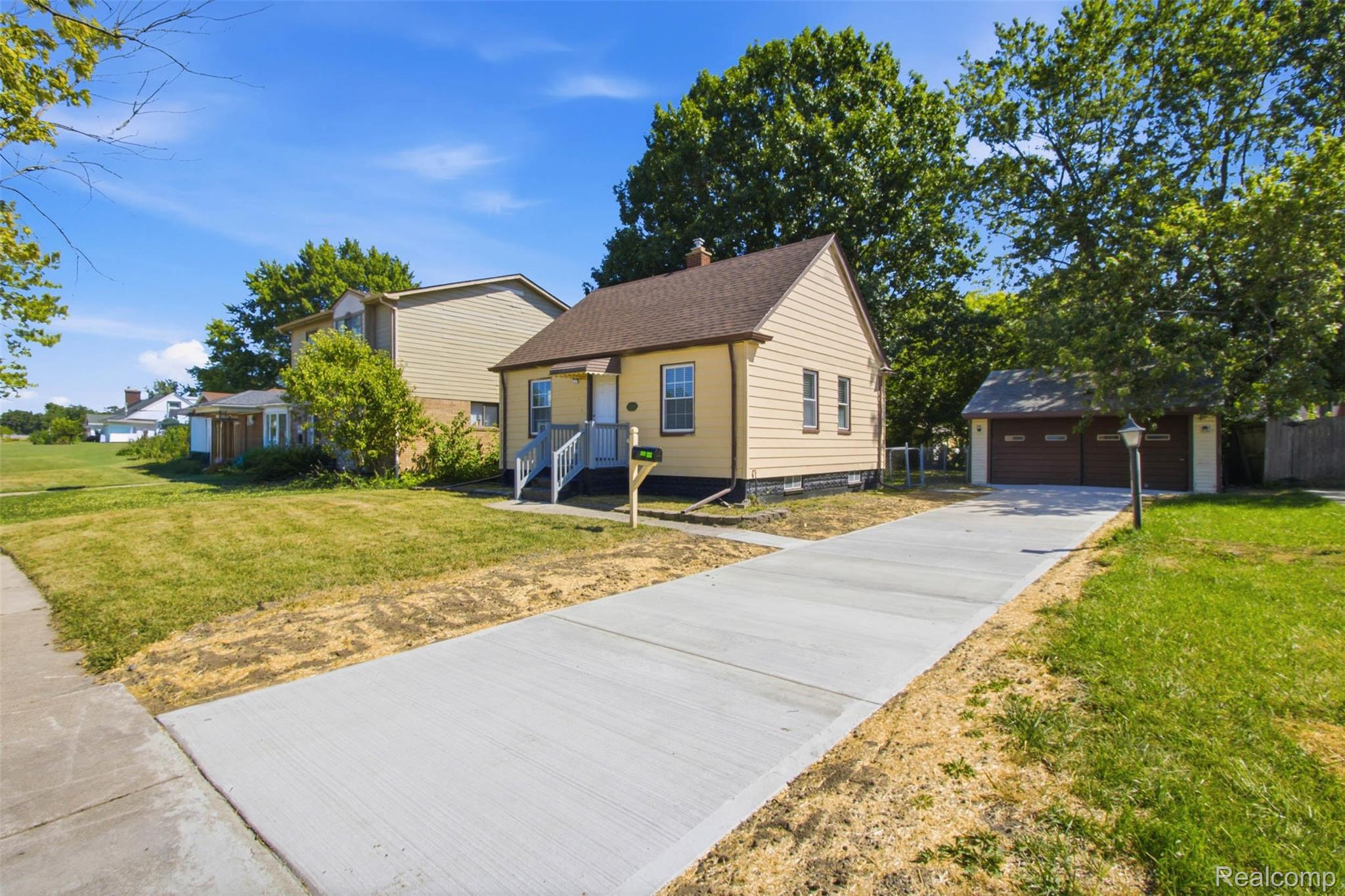 Residential in Harper Woods