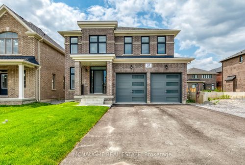 37 Ainslie Hill Cres, Sutton West, ON, L0E1R0 | Card Image