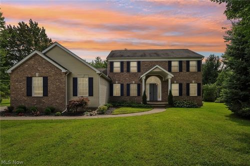 11335 Woodie Glen Dr, Chardon, OH, 44024-9673 | Card Image